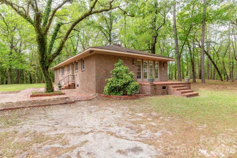 1224 Loop Road Hookerton NC 28538