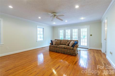 1224 Loop Road Hookerton NC 28538