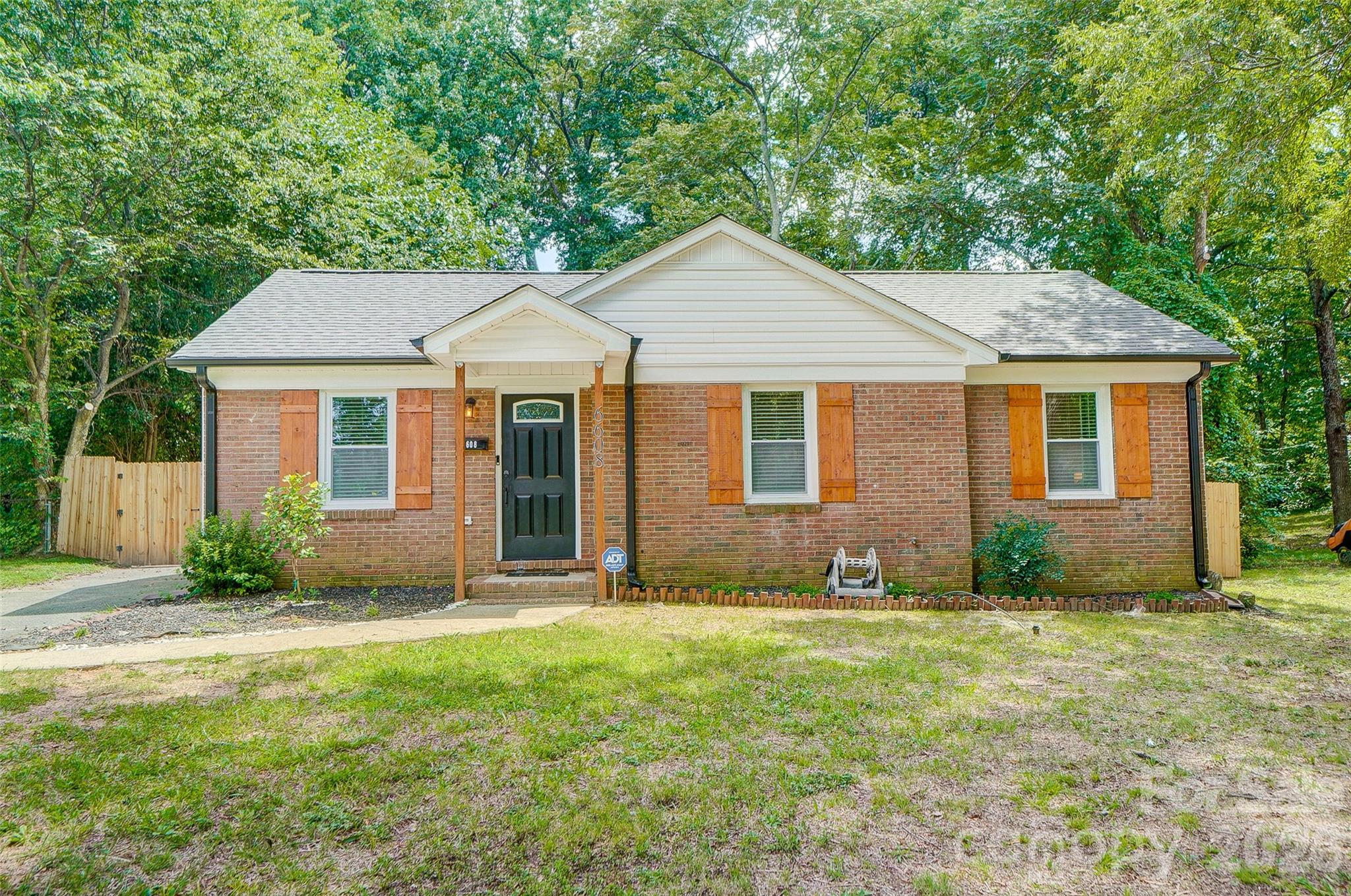 6608 Rosecran Drive Charlotte NC 28215