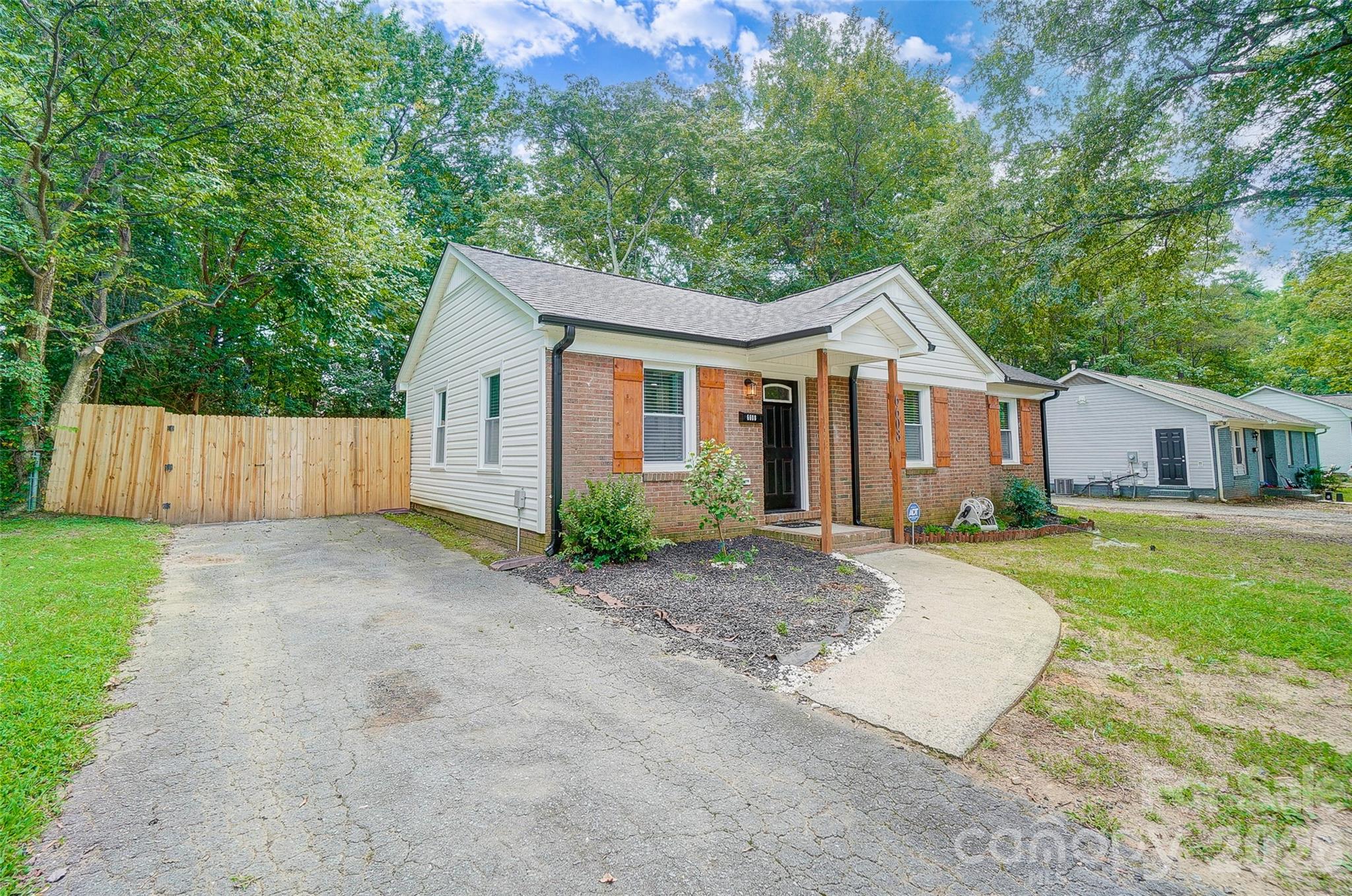 6608 Rosecran Drive Charlotte NC 28215