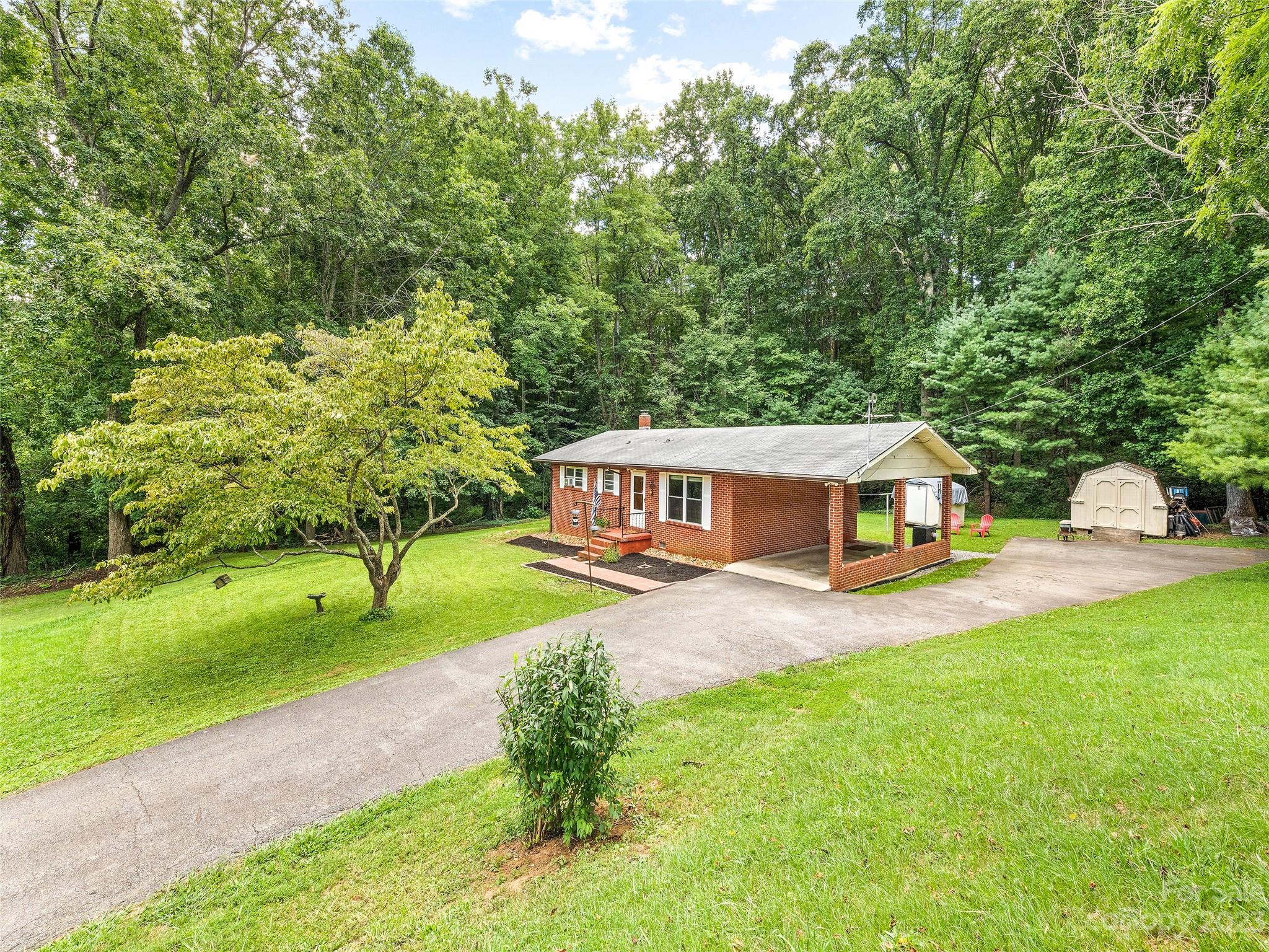 52 Walnut Road Clyde NC 28721
