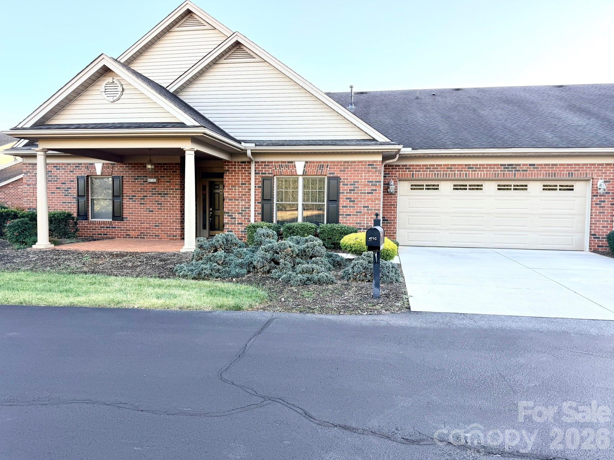 471 26th Avenue NE Hickory NC 28601