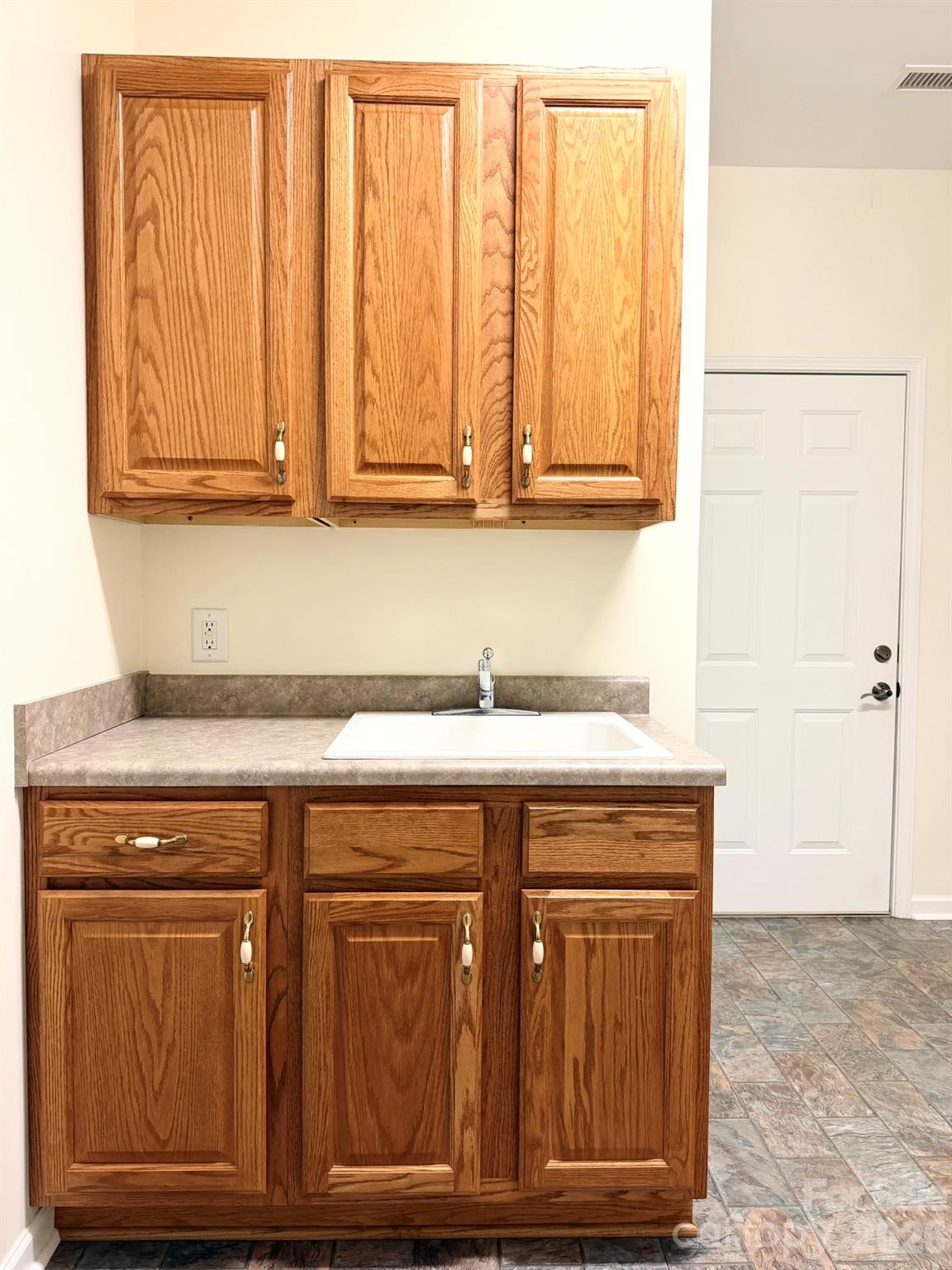 471 26th Avenue NE Hickory NC 28601