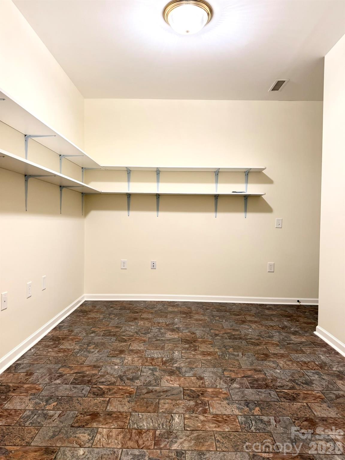 471 26th Avenue NE Hickory NC 28601