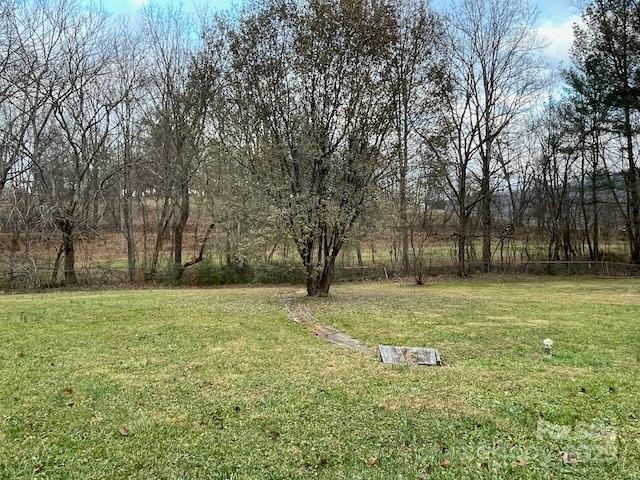 14 Spring Lake Drive Fletcher NC 28732