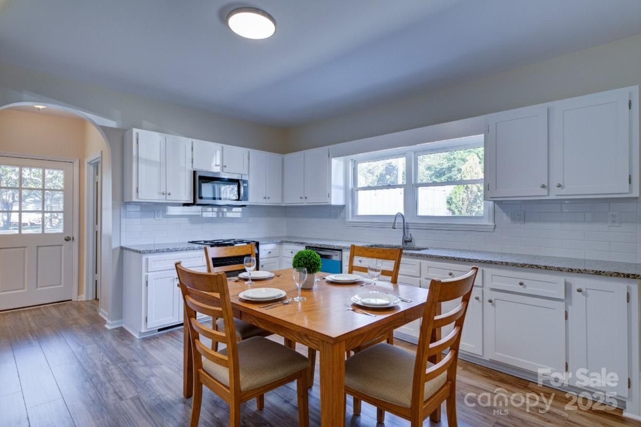 5909 Maple Street Charlotte NC 28269