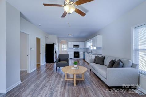 5909 Maple Street Charlotte NC 28269