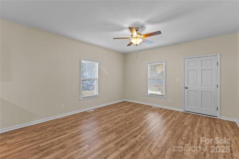 5909 Maple Street Charlotte NC 28269