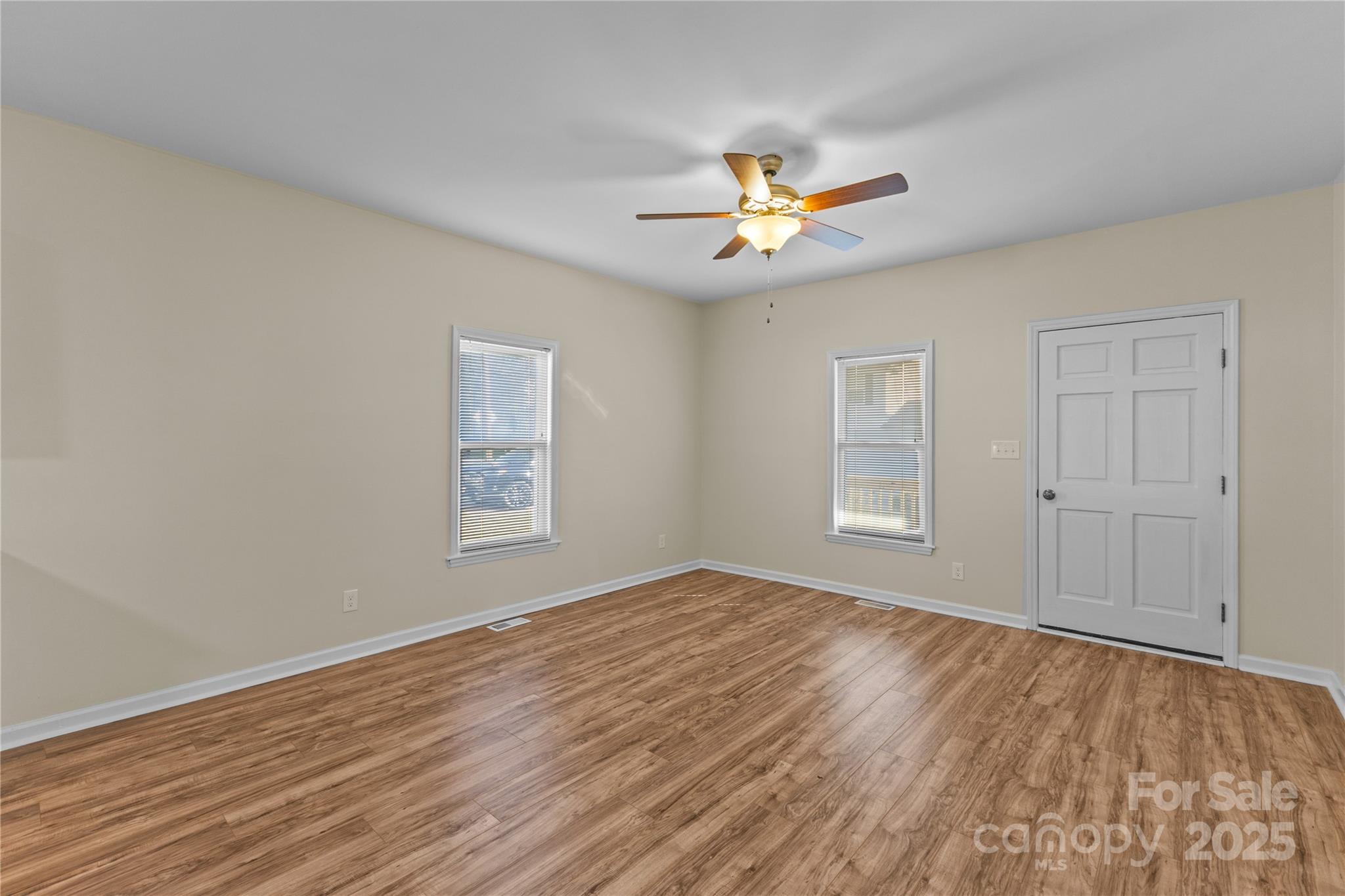 5909 Maple Street Charlotte NC 28269
