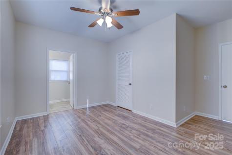 5909 Maple Street Charlotte NC 28269