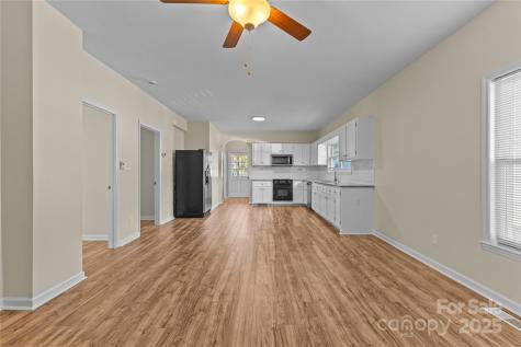 5909 Maple Street Charlotte NC 28269