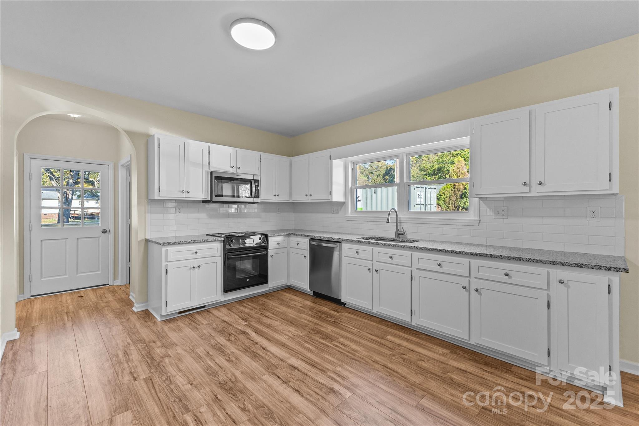 5909 Maple Street Charlotte NC 28269
