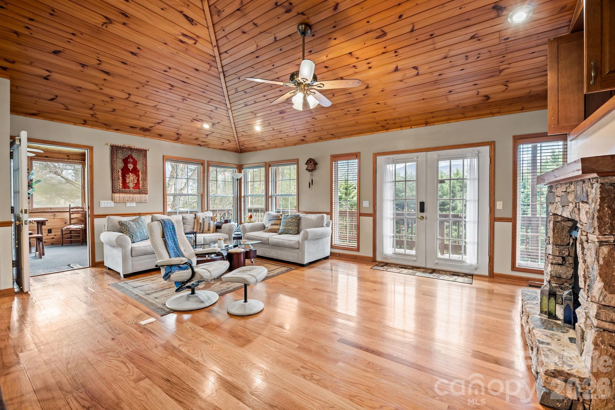 32 Keller Street Waynesville NC 28786