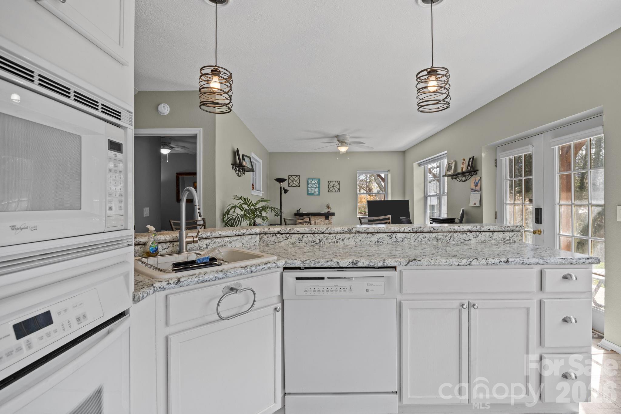 32 Keller Street Waynesville NC 28786