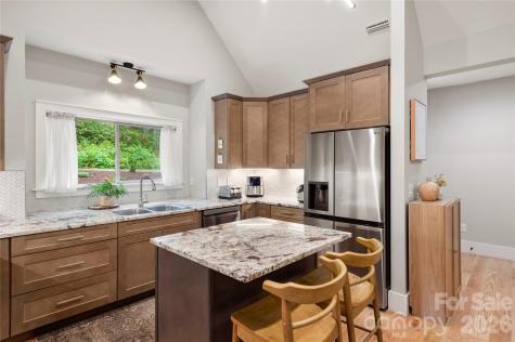 68 Huckleberry Ridge Lane Zirconia NC 28790