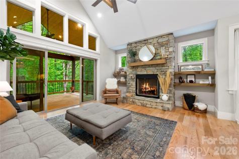 68 Huckleberry Ridge Lane Zirconia NC 28790