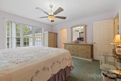 372 Kingfisher Lane Mills River NC 28759