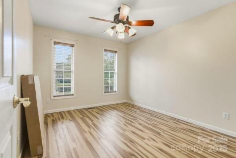 372 Kingfisher Lane Mills River NC 28759