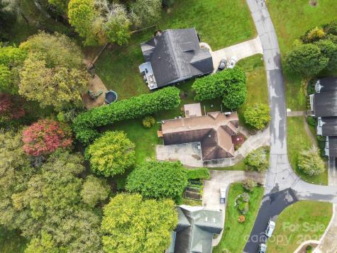 372 Kingfisher Lane Mills River NC 28759