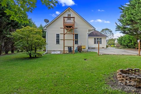 372 Kingfisher Lane Mills River NC 28759