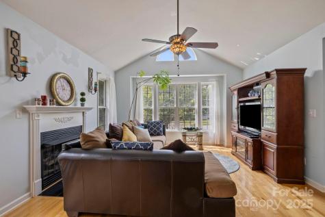 372 Kingfisher Lane Mills River NC 28759