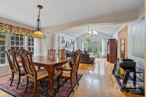 372 Kingfisher Lane Mills River NC 28759