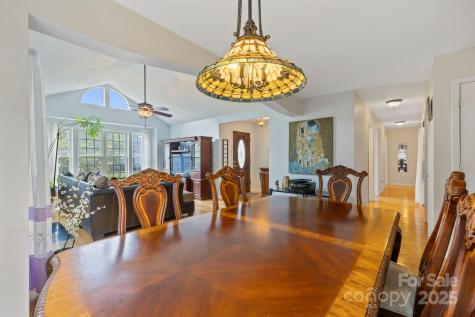 372 Kingfisher Lane Mills River NC 28759