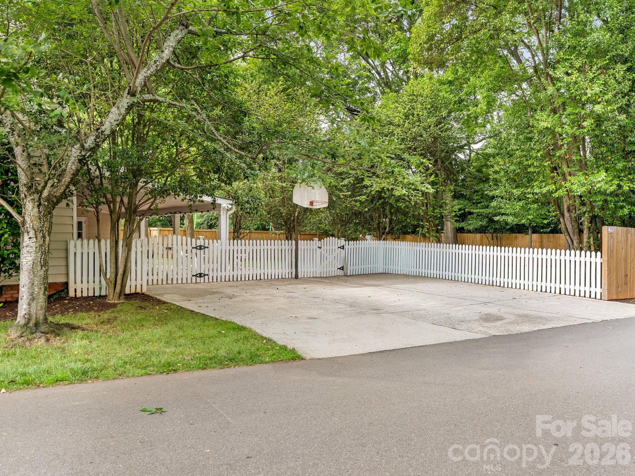 4212 Melchor Avenue Charlotte NC 28211