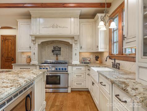 176 Valley Springs Road Asheville NC 28803