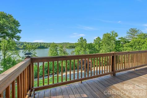 318 Heron Point Drive Wilkesboro NC 28697