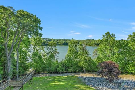 318 Heron Point Drive Wilkesboro NC 28697