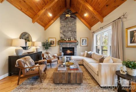 886 Soquili Drive Brevard NC 28712