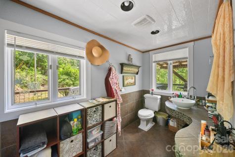 4606 Hemphill Road Waynesville NC 28785