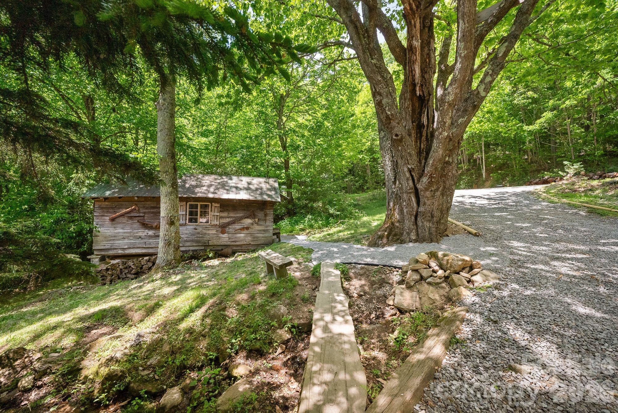 4606 Hemphill Road Waynesville NC 28785