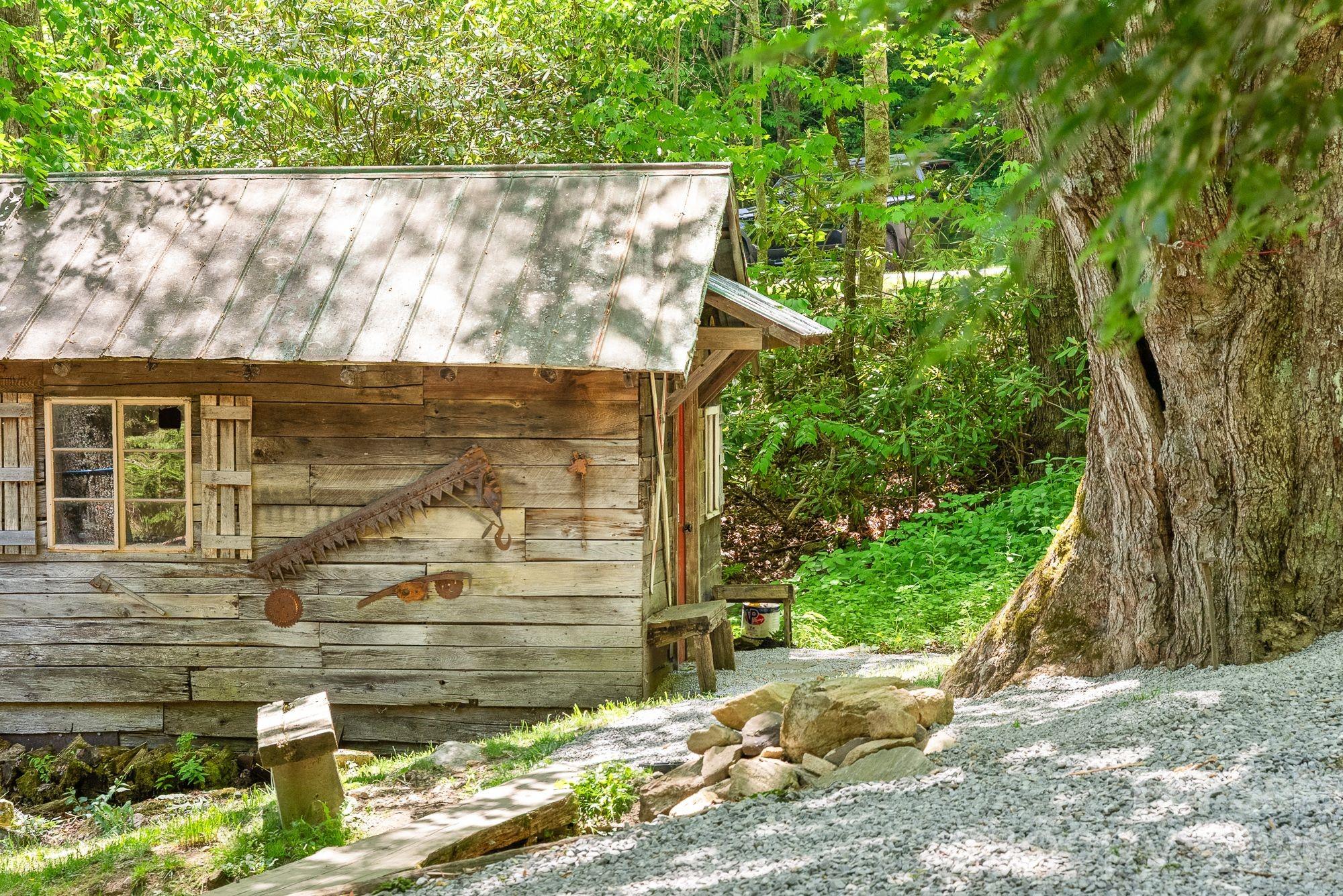 4606 Hemphill Road Waynesville NC 28785