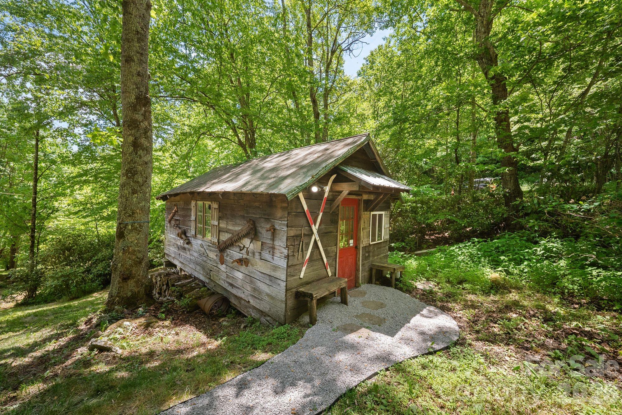 4606 Hemphill Road Waynesville NC 28785