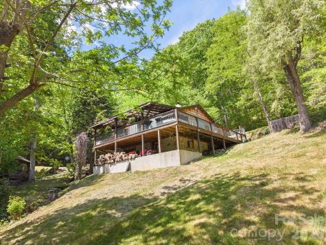 4606 Hemphill Road Waynesville NC 28785