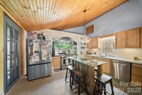 4606 Hemphill Road Waynesville NC 28785