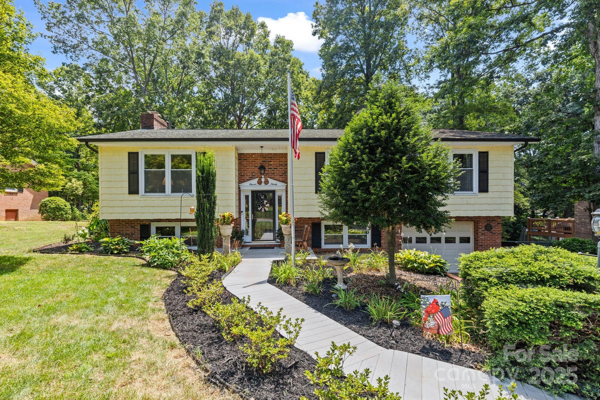 1190 18th Avenue NE Hickory NC 28601