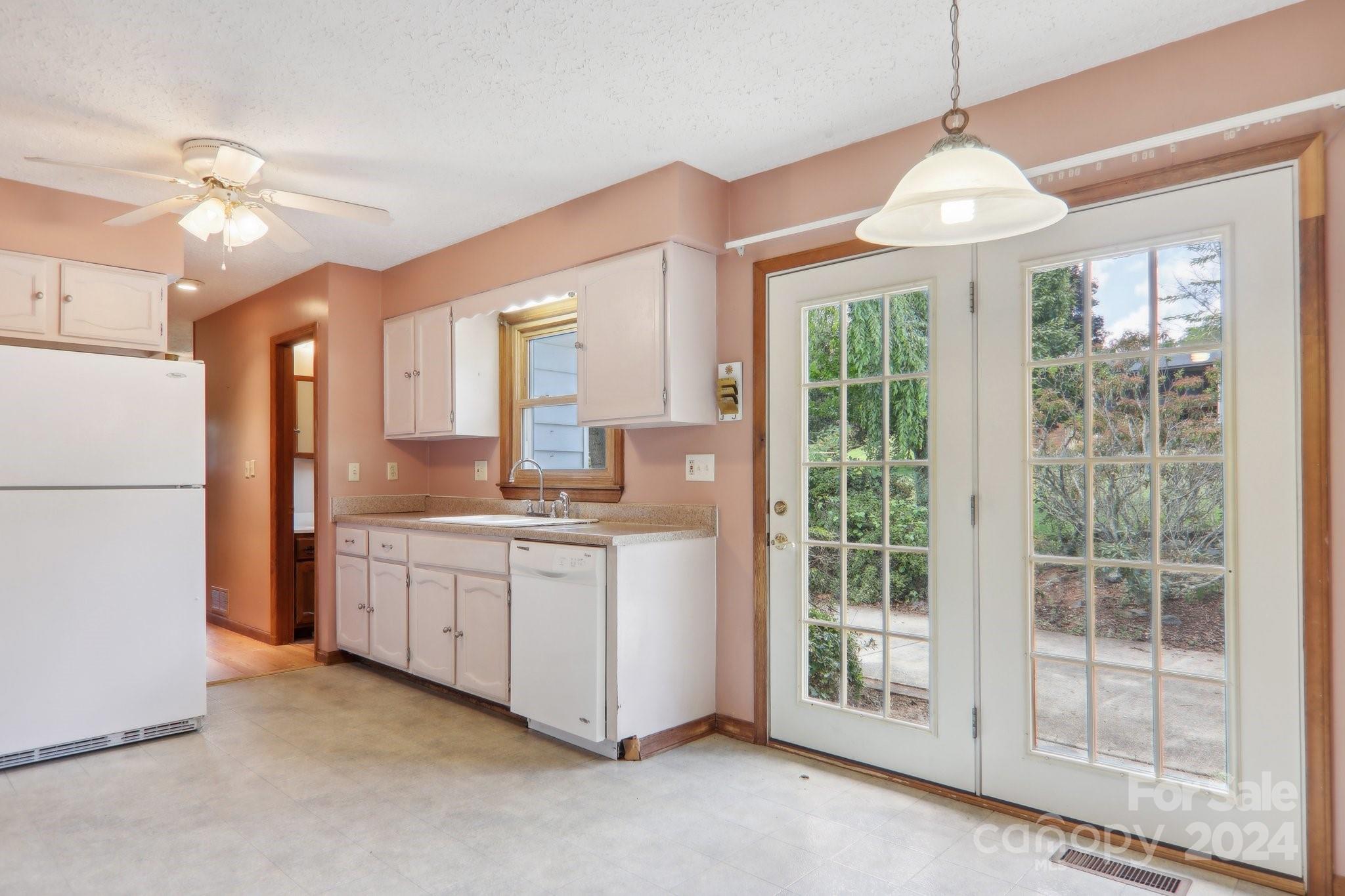 434 Case Cove Road Candler NC 28715