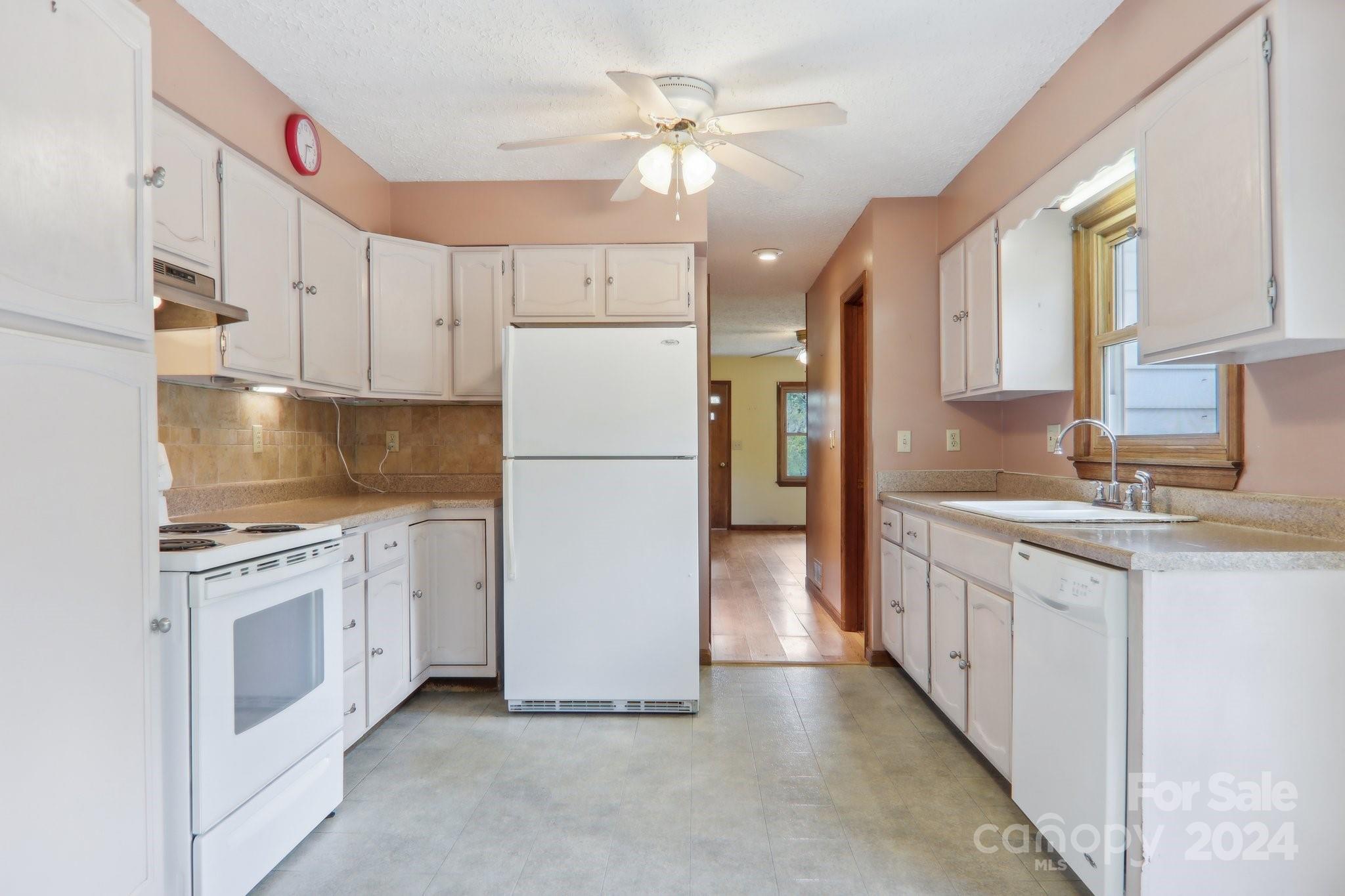 434 Case Cove Road Candler NC 28715