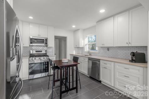 2400 Markham Court Charlotte NC 28205