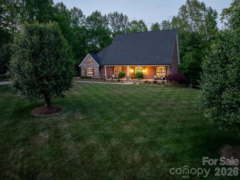 2447 Thornfield Drive Lenoir NC 28645