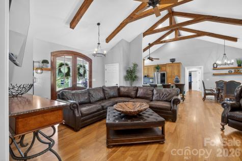 2447 Thornfield Drive Lenoir NC 28645