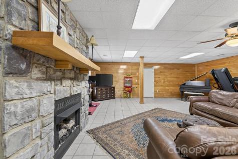 2447 Thornfield Drive Lenoir NC 28645