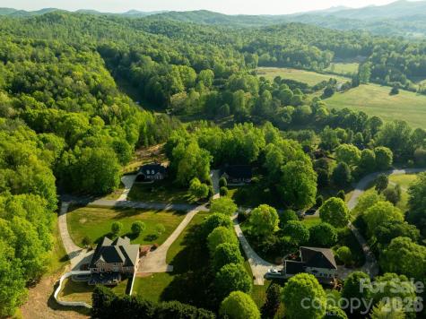 2447 Thornfield Drive Lenoir NC 28645