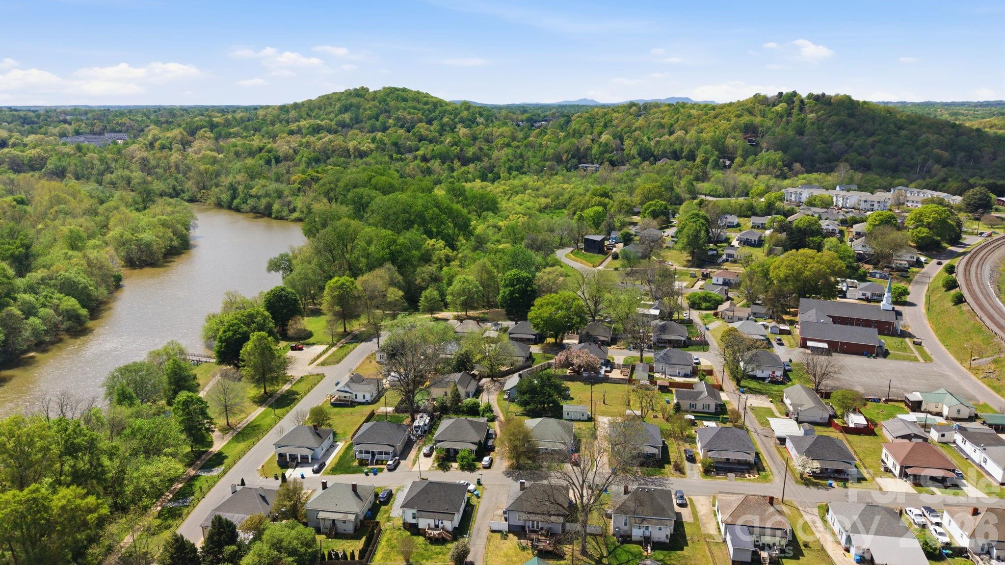 67 4th Street Cramerton NC 28032