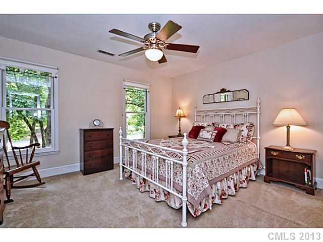 5614 Mcpherson Drive Charlotte NC 28226