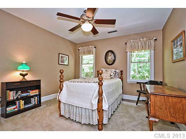 5614 Mcpherson Drive Charlotte NC 28226
