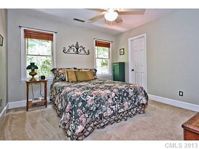 5614 Mcpherson Drive Charlotte NC 28226